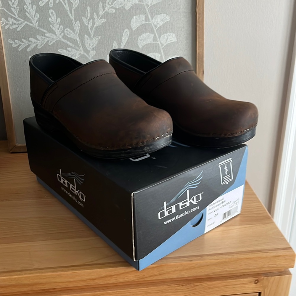 Dansko size 39